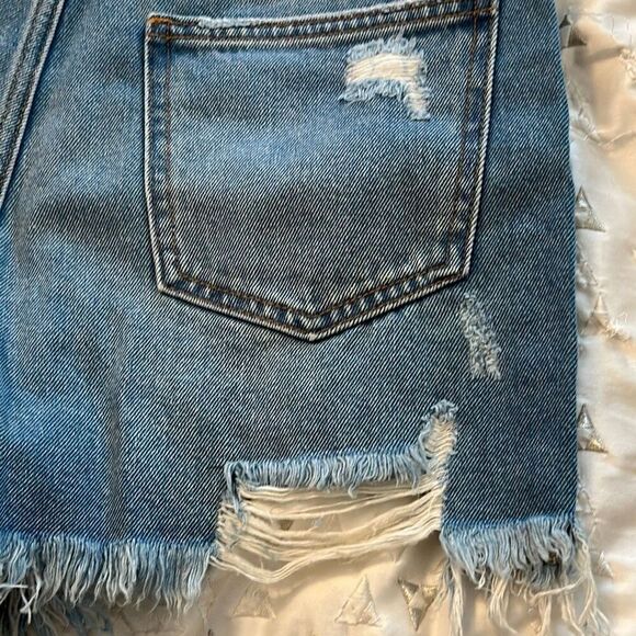 Cello high waist frayed Distressed Denim Cutoff Shorts sz medium - Picture 8 of 9